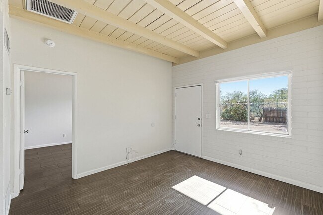 Building Photo - 610-616 E Drachman St