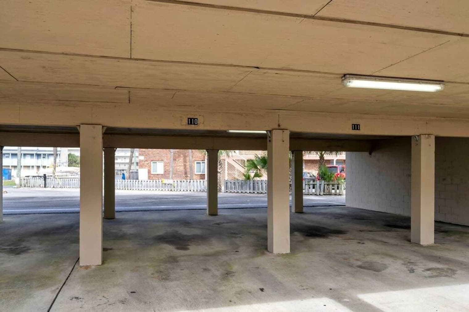 Building Photo - 312 Bream Ave