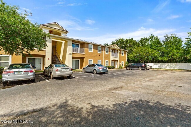 Building Photo - 7920 Merrill Rd