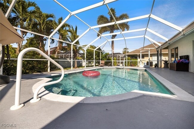 Building Photo - 4516 SW 21st Pl