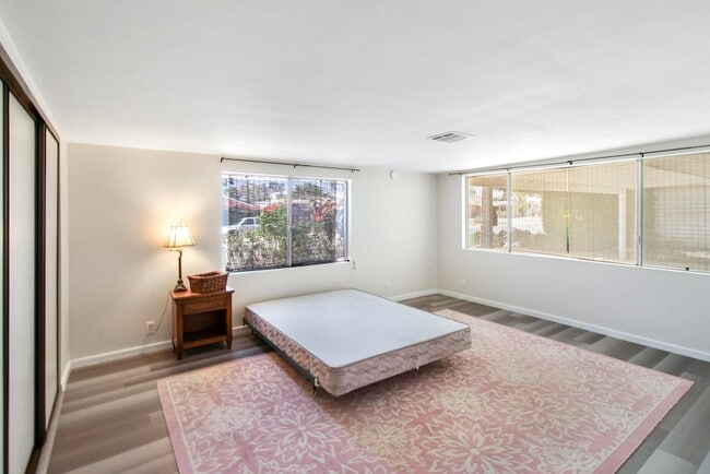 Building Photo - 43480 Illinois Ave