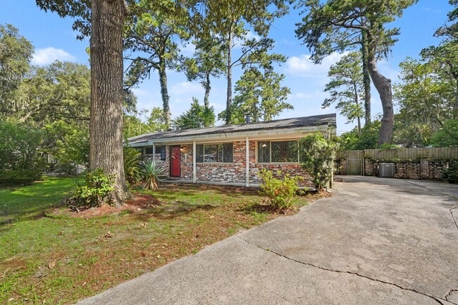 Building Photo - 18 Silverstone Cir