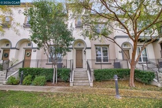 Building Photo - 2066 Mendocino Lane