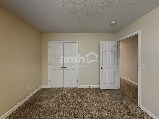 Building Photo - 104 Farms Springs Drive