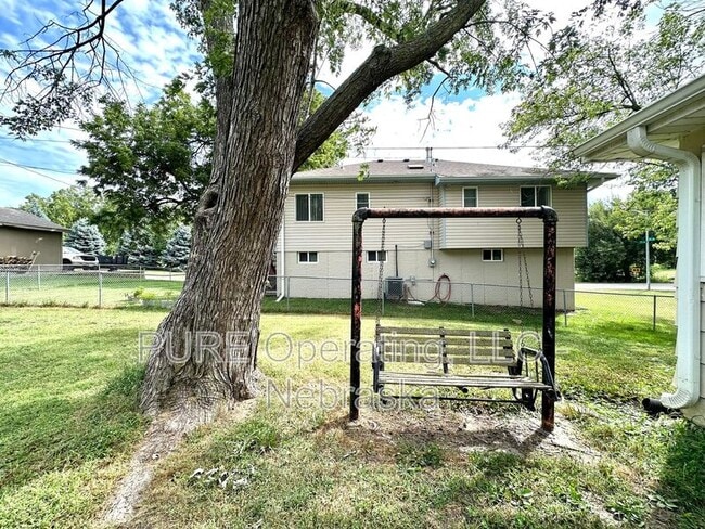 Building Photo - 5851 S 51st St