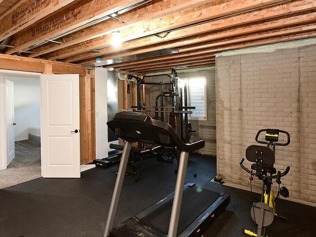 Building Photo - 4225 Yarrow Dr