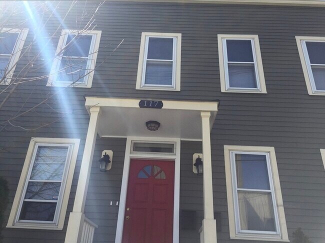 Building Photo - 117 Addison St