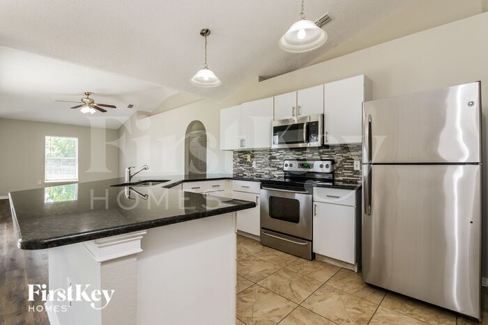 Building Photo - 817 Grantham Dr