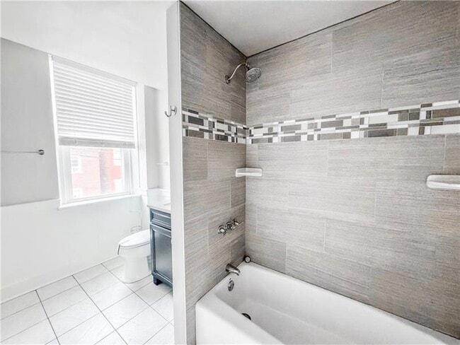 Building Photo - 52 S 18th St