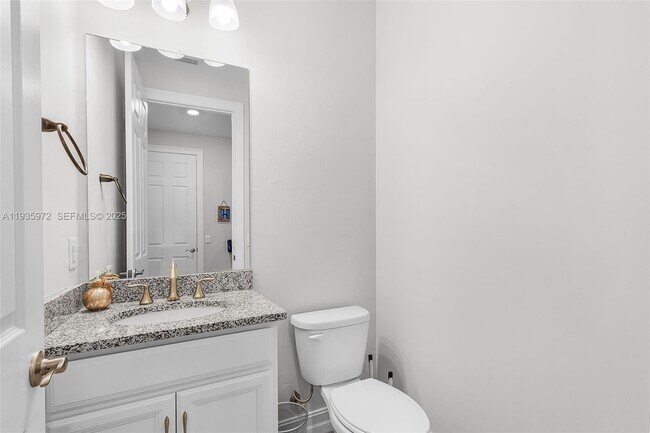 Building Photo - 425 Coral Reef Pl