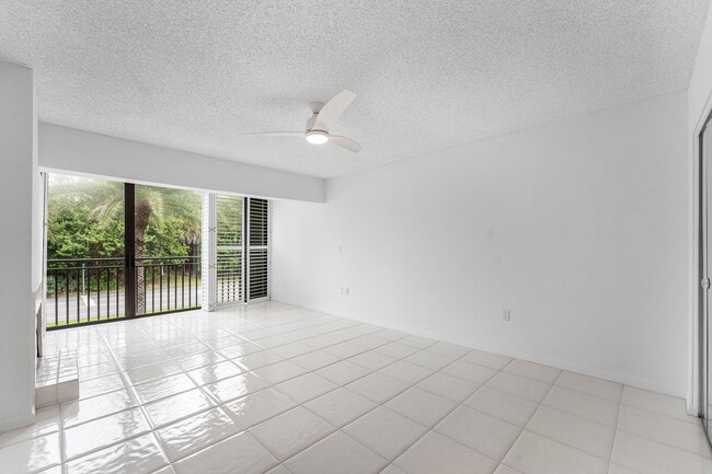 Building Photo - 3908 S Ocean Blvd