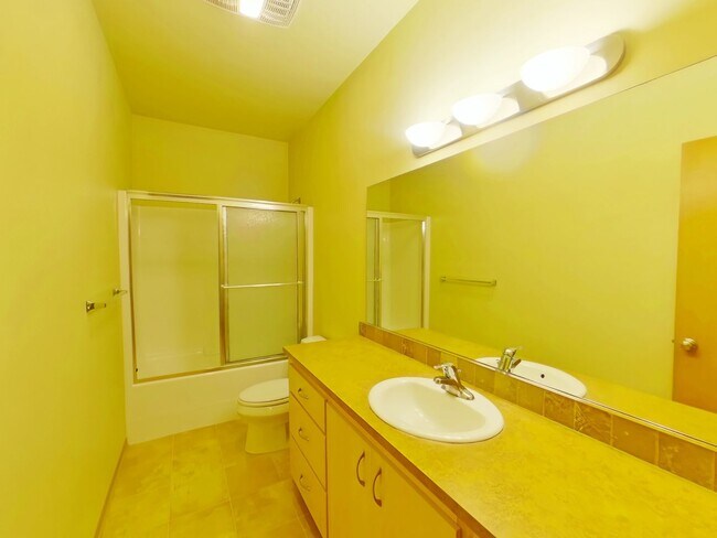 Building Photo - 773-777 East 18th Ave