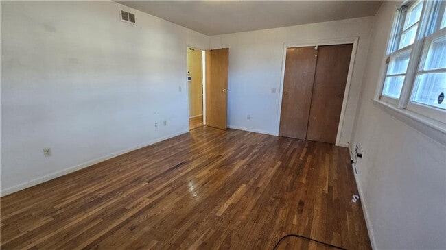 Building Photo - 7 Eliza St