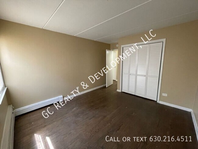 Building Photo - 255 Uteg St
