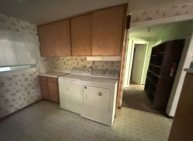 Building Photo - 16 Van Ness Ave