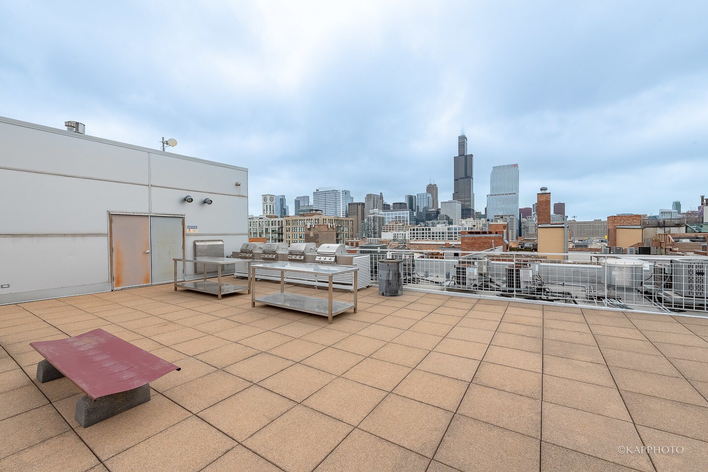 Building Photo - 933 W Van Buren St