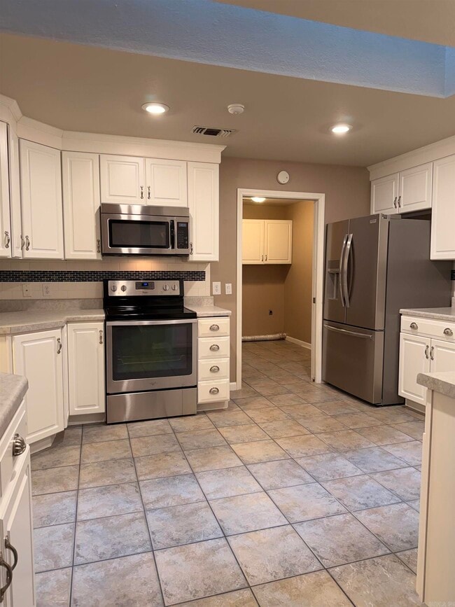 Building Photo - 31 Enclave Cir