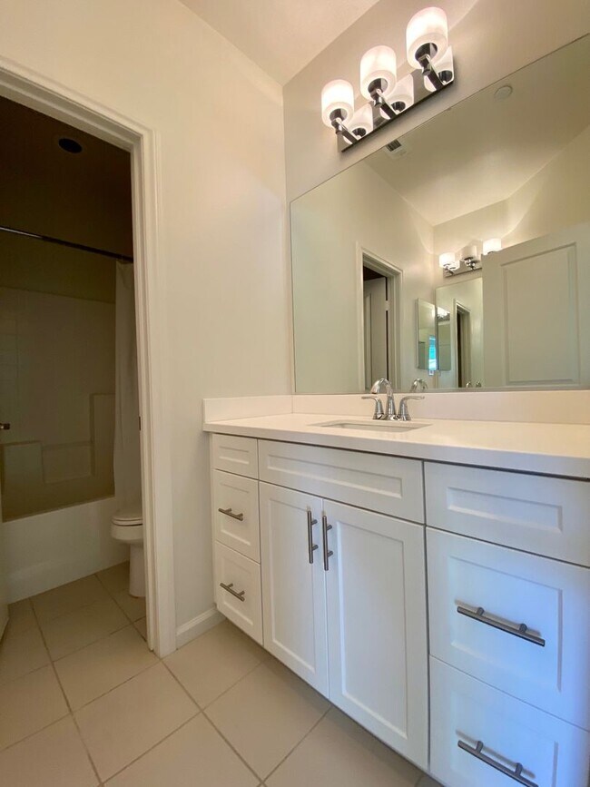 Building Photo - Executive and Upgraded 3-Bedroom Townhome in South Temecula!