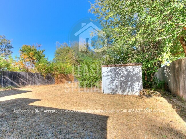 Building Photo - MOVE IN SPECIAL! Charming NW Oklahoma City...