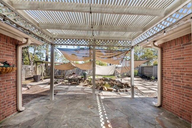 Building Photo - 23910 River Pl Dr