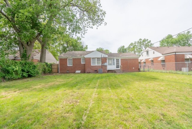 Building Photo - Cozy 2 Bedroom 1 Bathroom Home In Kendall-...