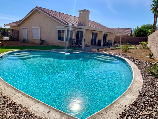 Building Photo - 78780 Birchcrest Cir