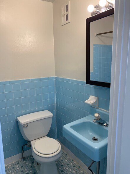 Building Photo - 4412 Osage Ave