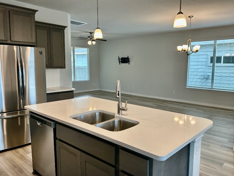 Building Photo - 810 Mineral Wells Ln