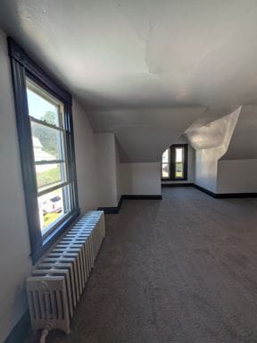 Building Photo - Newly Updated 3 bedroom in Carrick! Section 8 is considered