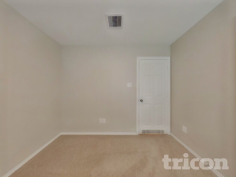Building Photo - 17588 Rosewood Manor Ln
