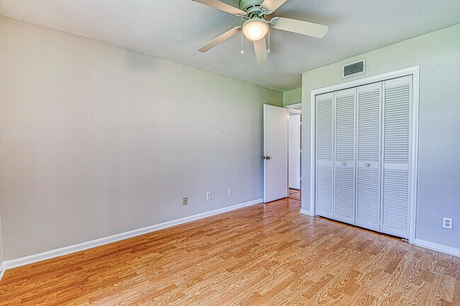 Building Photo - 950 S Kanner Hwy