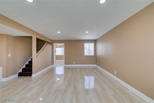 Building Photo - 3966 Green Leaf Dr