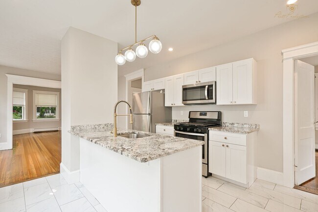 Building Photo - 448-450 Pleasant Valley Pkwy.