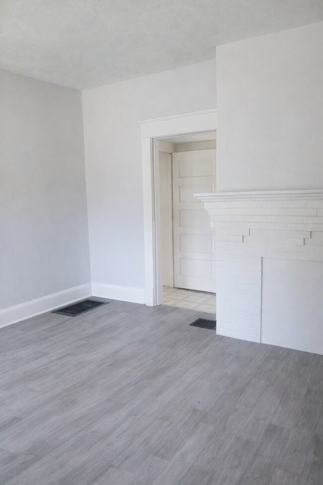 Building Photo - 2BR Canton Duplex