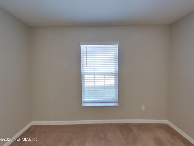 Building Photo - 14 Rivera Ln