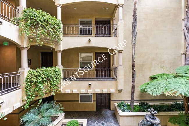 Building Photo - 12044 Hoffman St