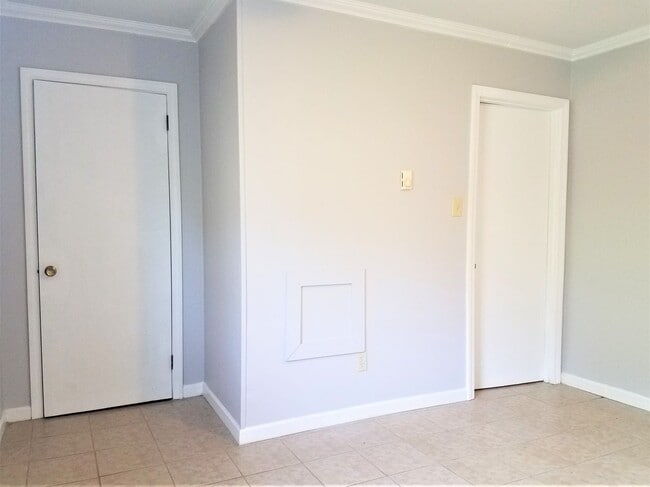 Building Photo - 109 Forest Lake Ln