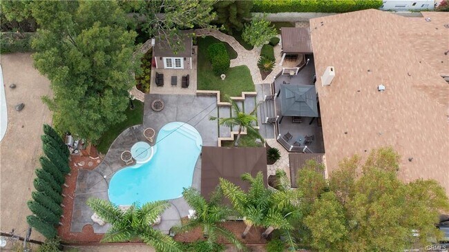 Building Photo - 18834 Devonshire St