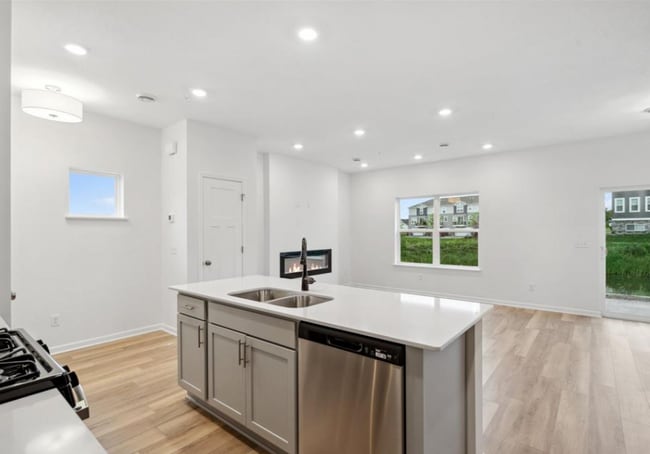 Building Photo - 13644 Busch Ln