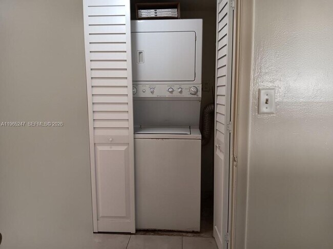 Building Photo - 6259 W 24th Ave