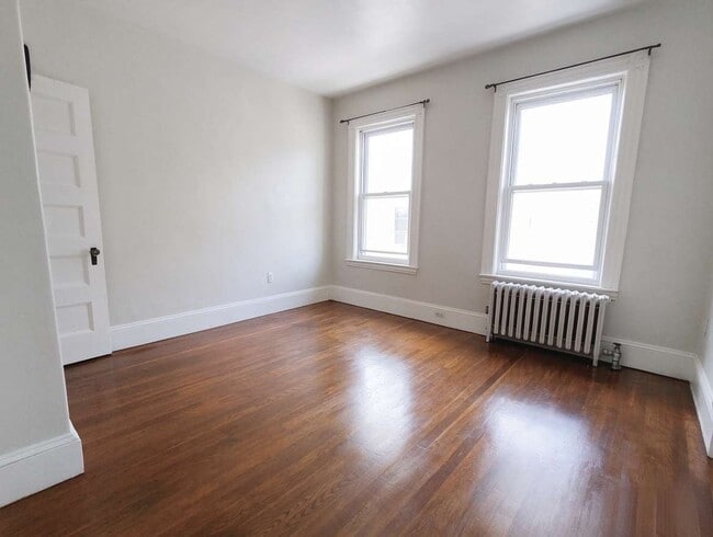 Building Photo - 16 W Squantum St