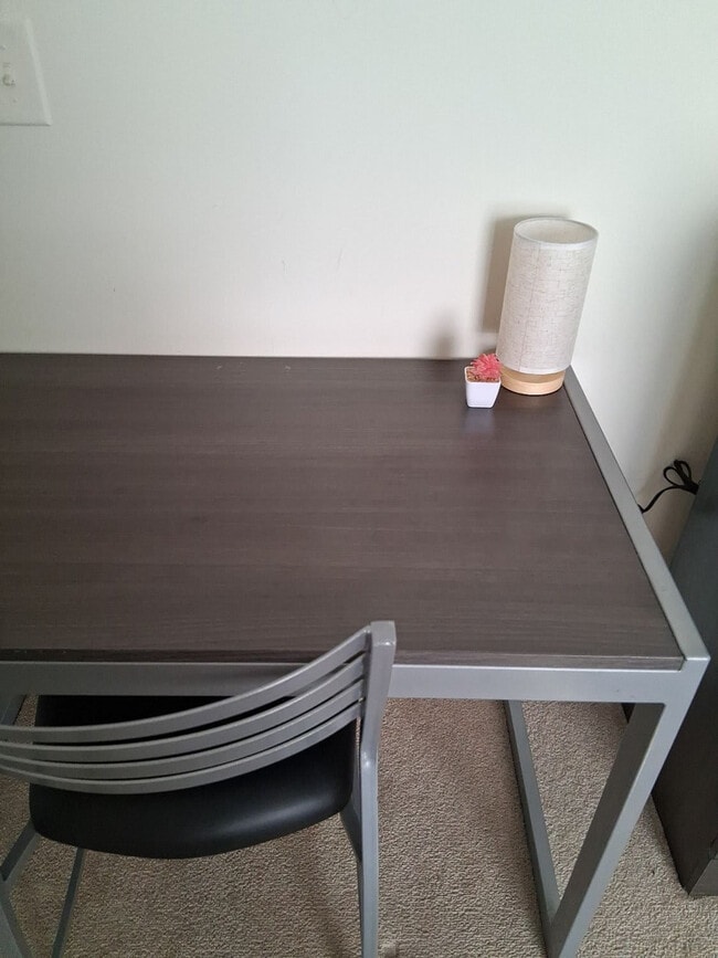 Building Photo - 1051 Southern Dr