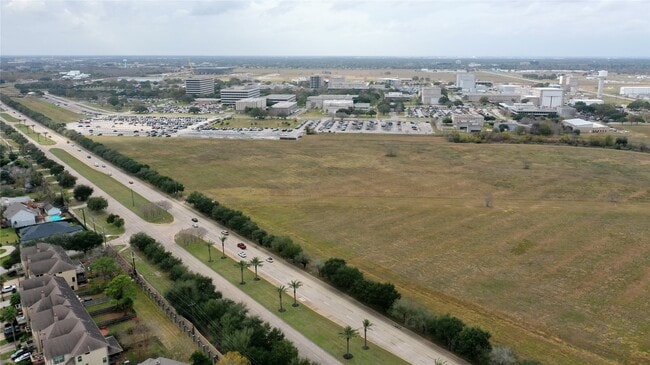 Building Photo - 2662 Sailboat Dr