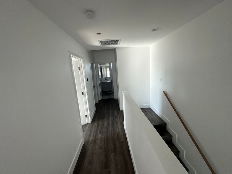 Building Photo - 1623 W 208th St