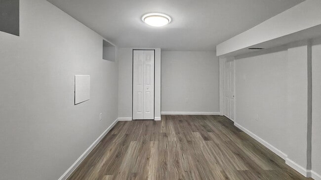 Building Photo - 507 Arsan Ave