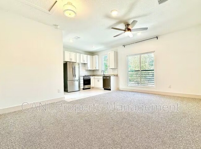 Building Photo - 728 Ellwood Ave