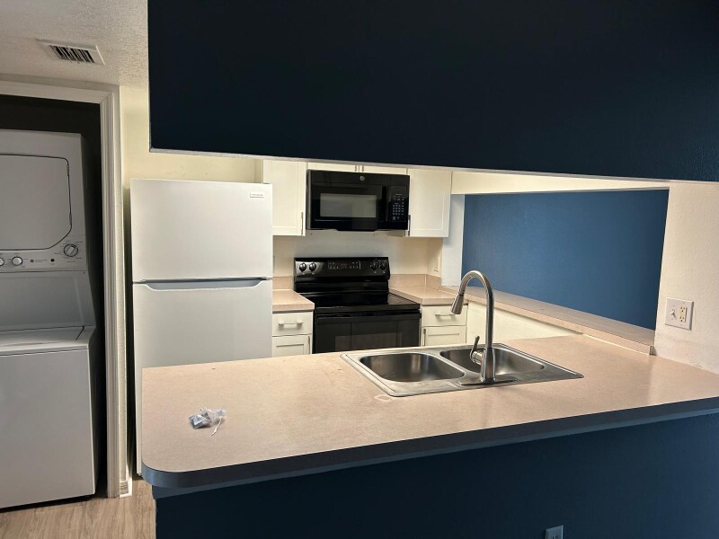 Building Photo - 363 Caribbean Dr