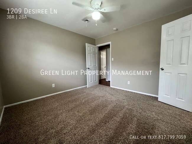 Building Photo - 1209 Desiree Ln