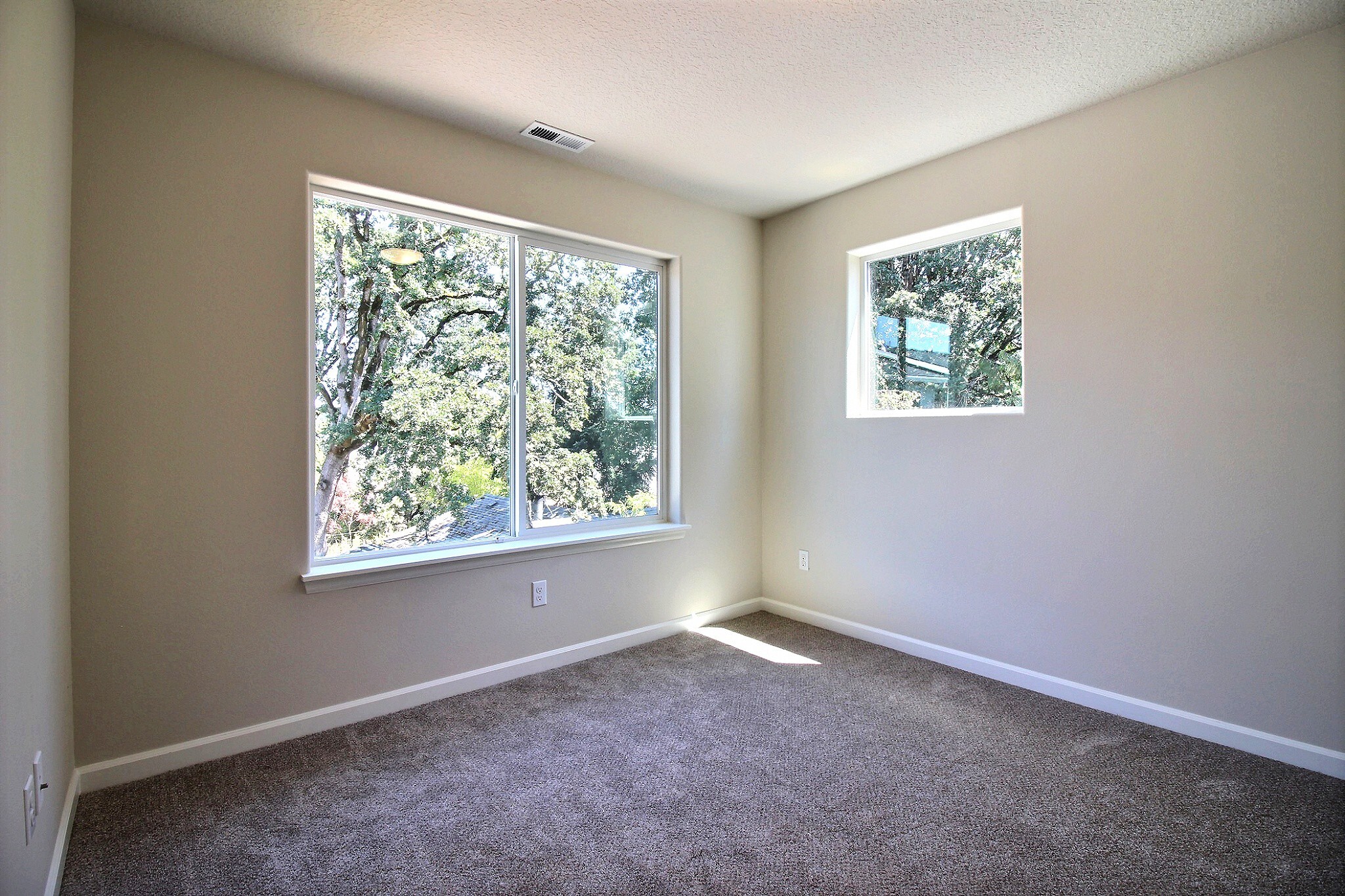 Building Photo - 16606 Southwest Barsotti Street