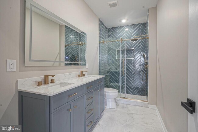 Building Photo - 952 N Marshall St